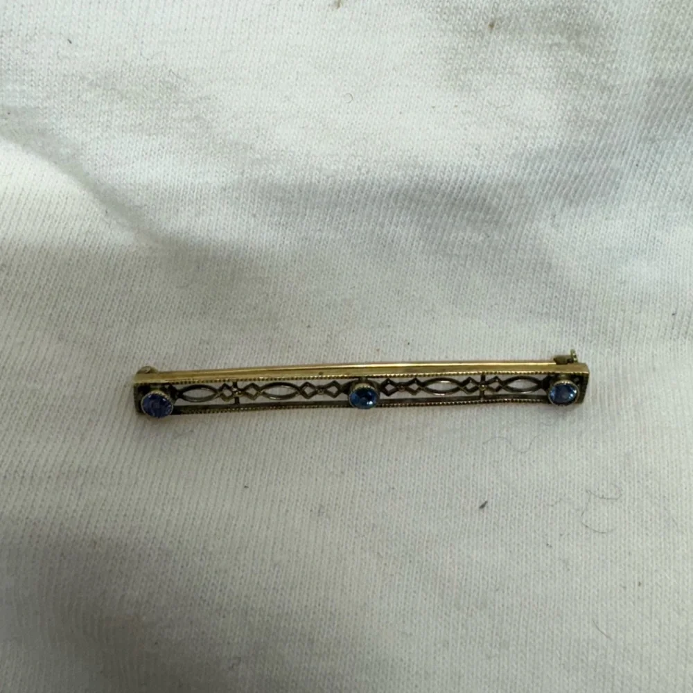 Antique Art Deco Solid 14K Gold and Blue Topaz Bar Pin - Picture 3 of 14